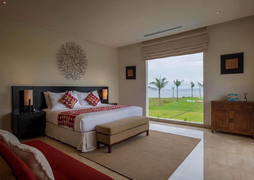 Oceanview master bedroom