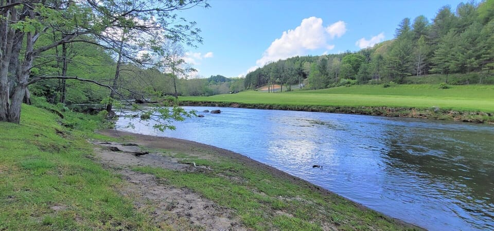 River Access below cabins