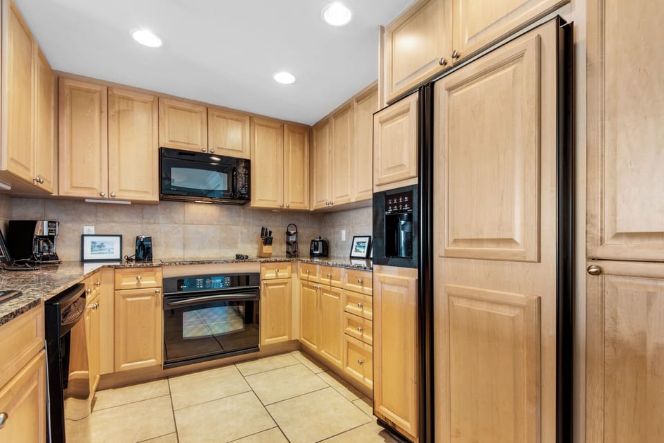Full kitchen