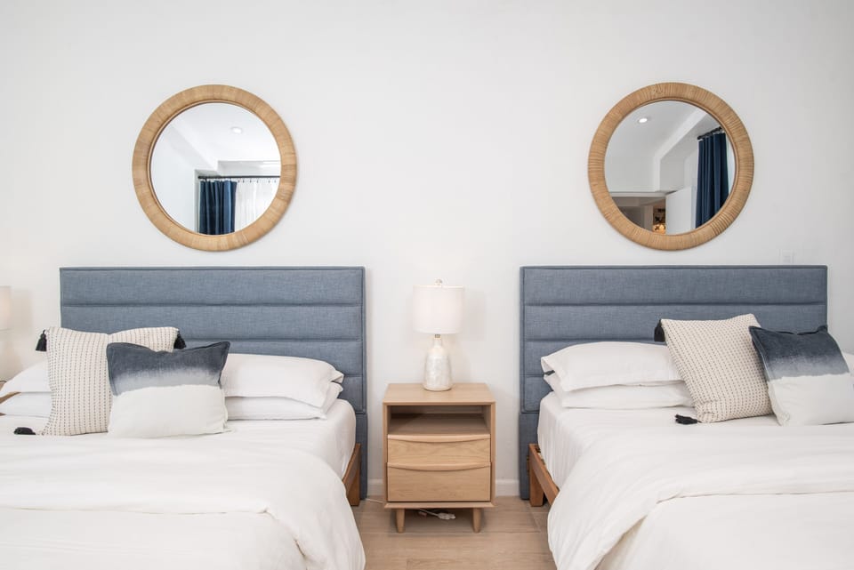 Ceiling fan as well as AC available in queen bedroom 