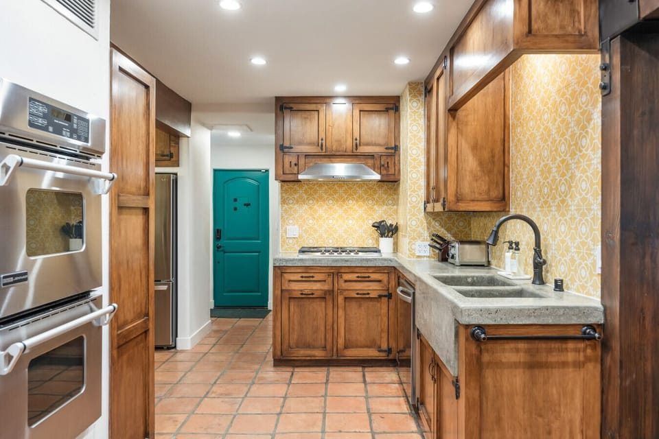 Kitchen with double oven