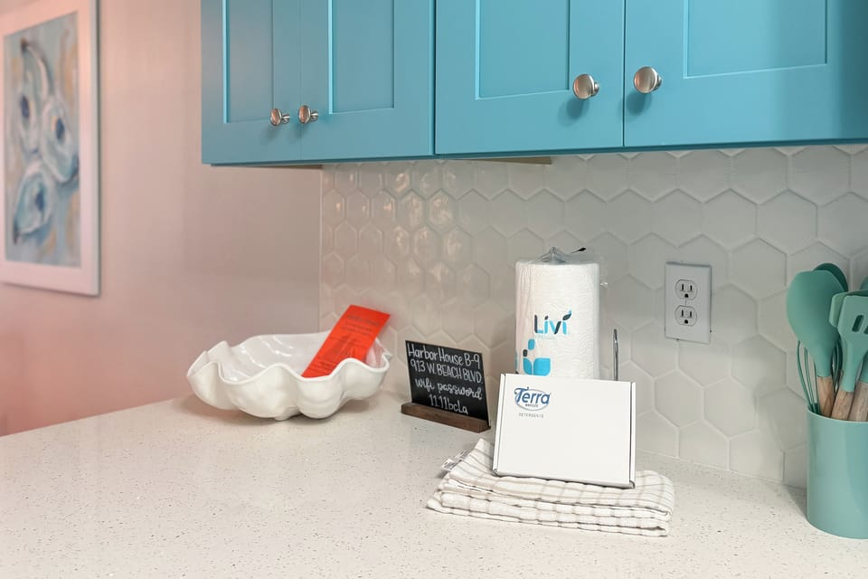 Kitchen amenities
