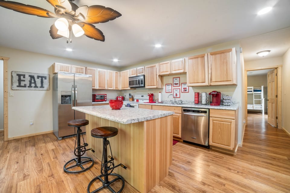 Huge, fully equipped kitchen!