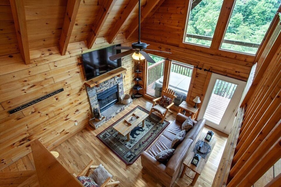 Kick Back Shack's cozy living area