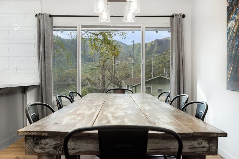 Dining room seating for 8 with views!