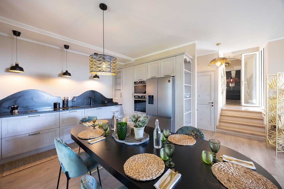 Dining Room, Kitchen