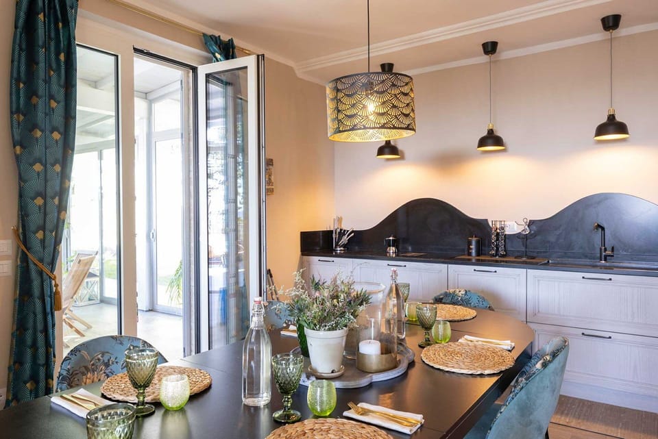 Dining Room, Kitchen