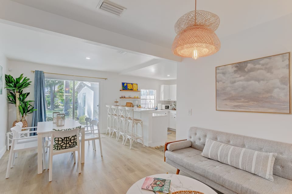 Open living/dining/kitchen