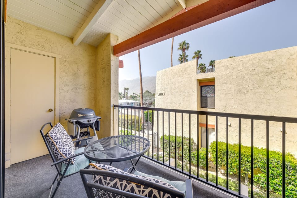 Balcony | Dining Area | Grill