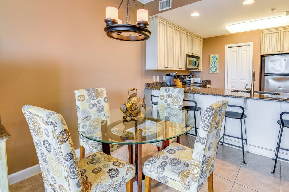 Dining Area | Dining Table | Dishware/Flatware
