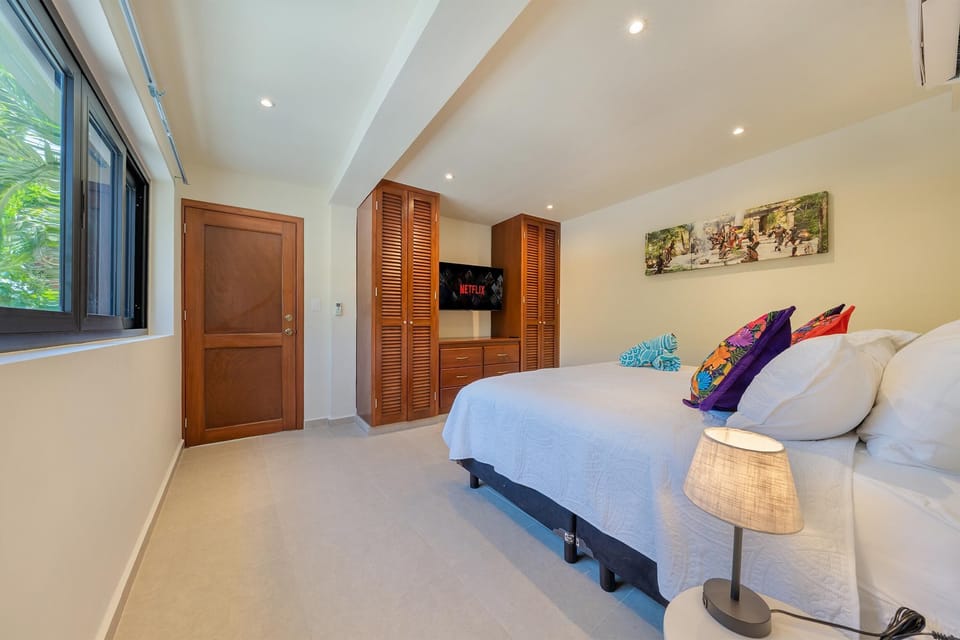 Private Entrance Bedroom 3