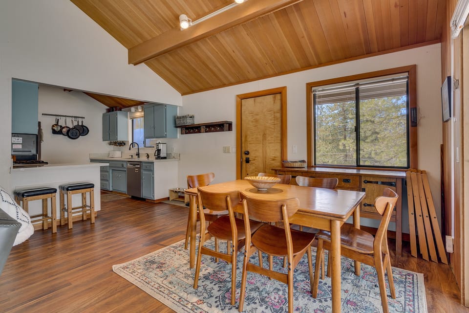 166 Tiger Tail Rd Tahoe City-print-005-005-Dining RoomKitchen-4200x2800-300dpi