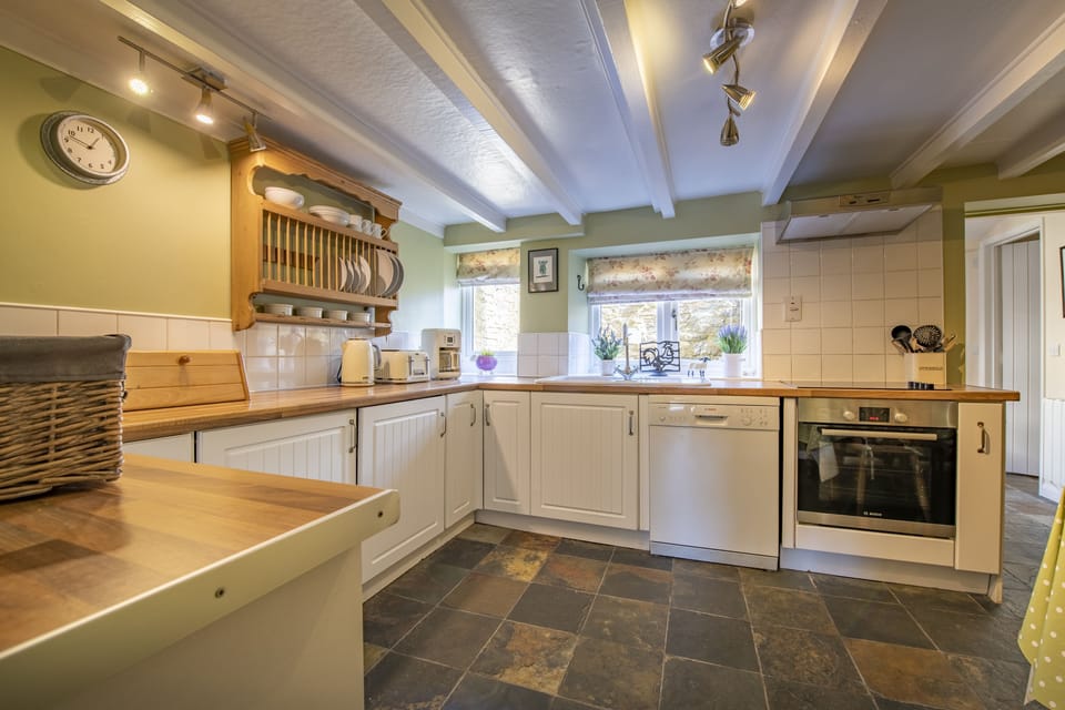 Ground floor: Spacious kitchen and dining area