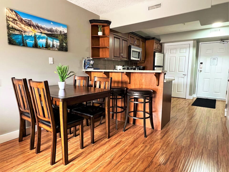 Nice, Fully Stocked Kitchen With Breakfast Bar!
