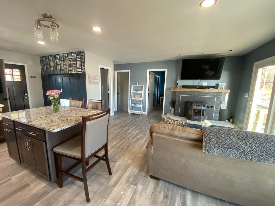 kitchen/ livign room 