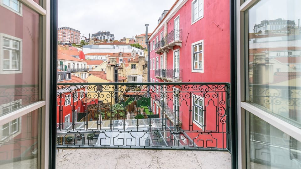 A lovely balcony where you can enjoy the fresh air. #balcony #lovely #freshair #lisbon