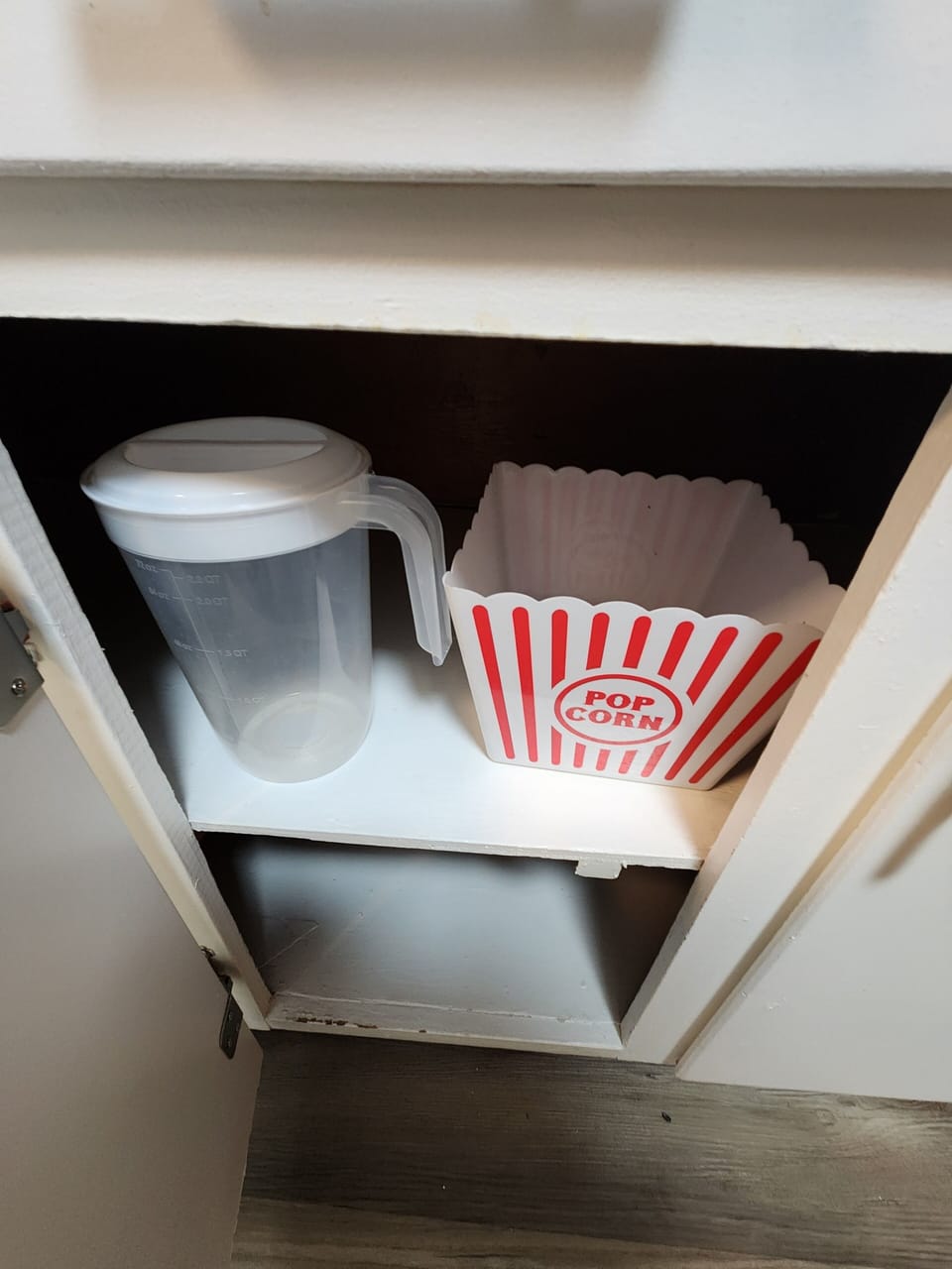 Popcorn & beverage lovers.