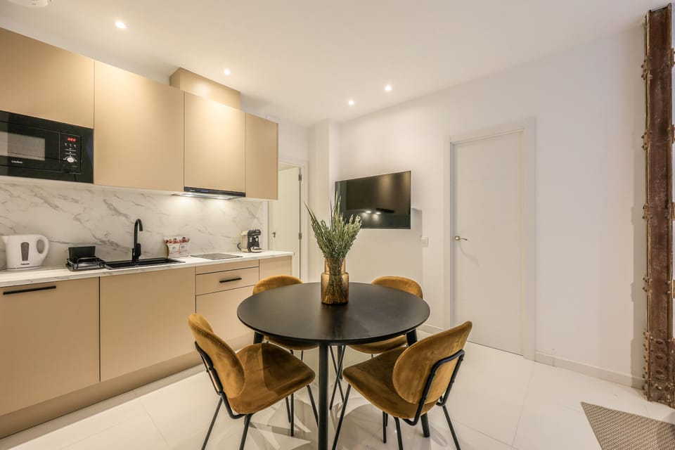 View of the kitchen and dining table