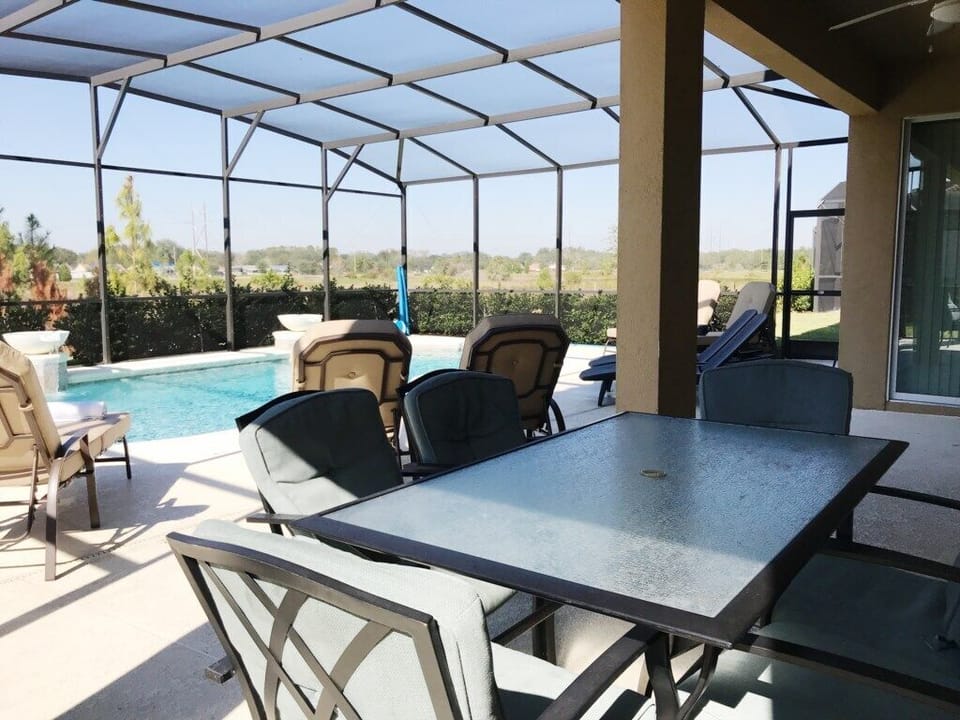 8 Person Patio Set!