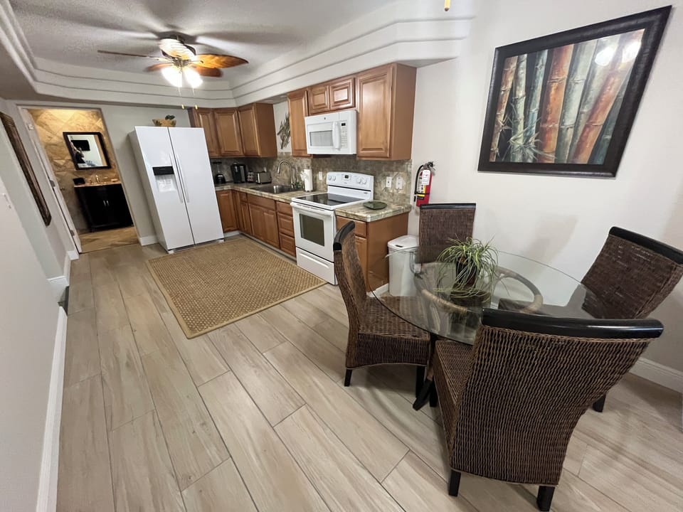 Kitchen & dining areas.