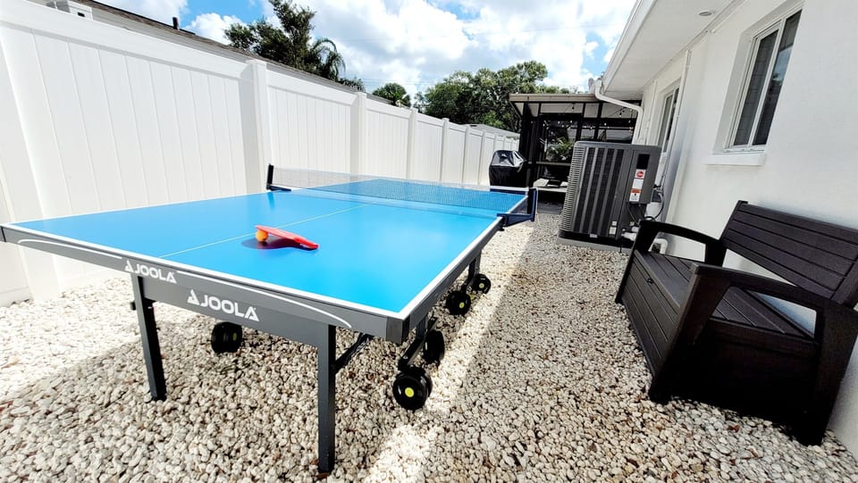 There is zero chance of hearing "I'm board" with this ping pong table.