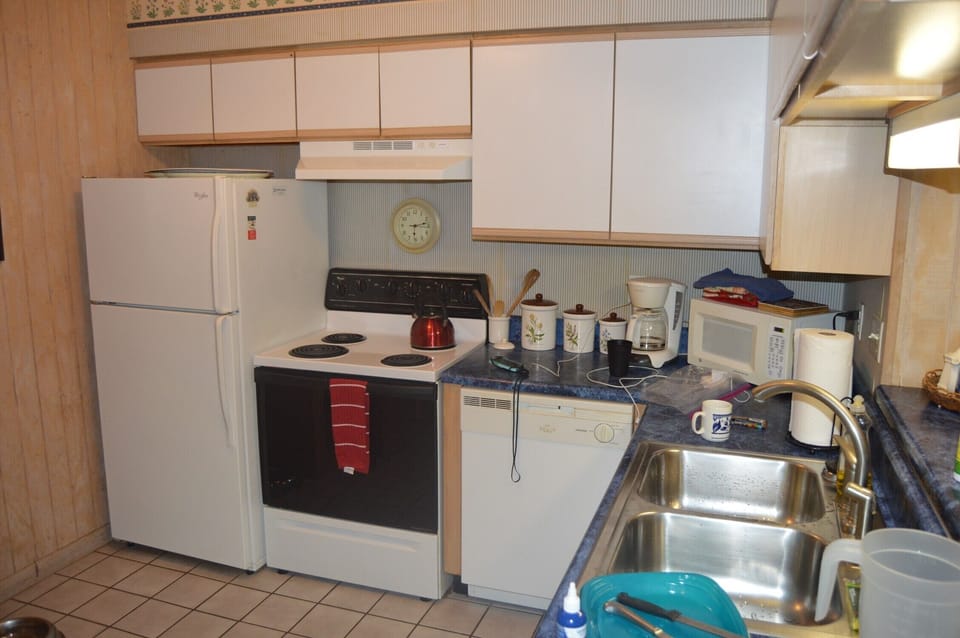 Creekside front suite kitchen