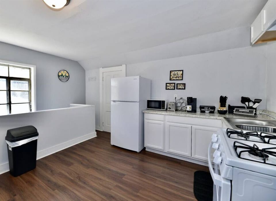 Full size appliances in Kitchen for your use.