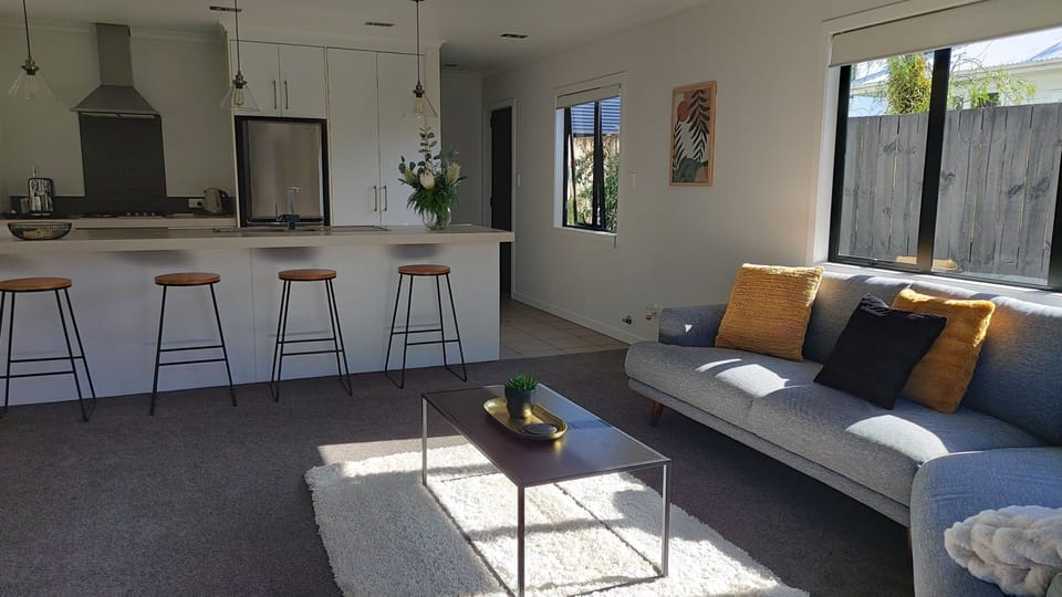 Lounge/Kitchen