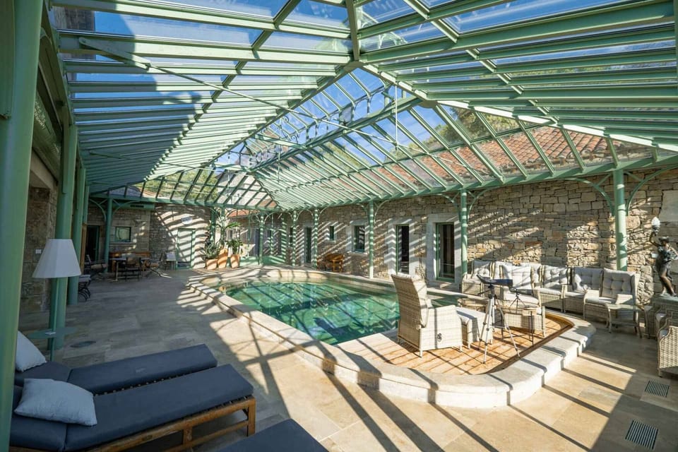 Indoor swimming pool 10x5m in glass roof heated all year round - Deckchairs