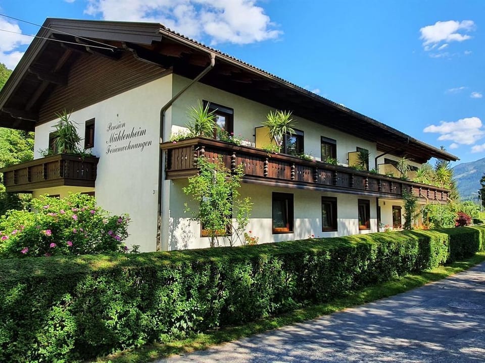 Doppelzimmer mit Balkon - Pension Mühlenheim Bed and Breakfast in Villach