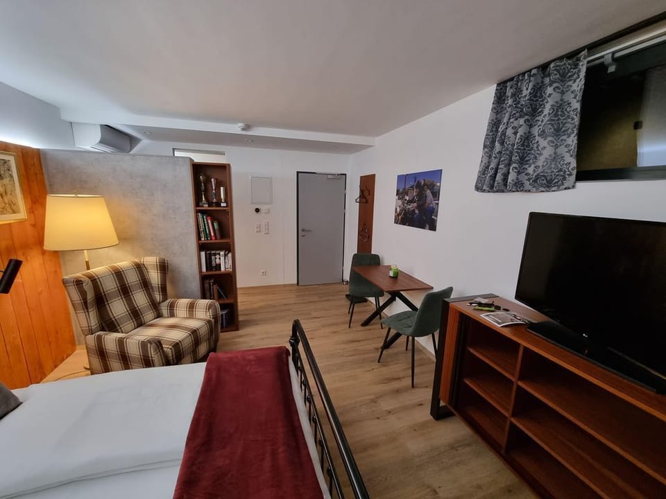 Doppelzimmer, Bad, WC, Straßenseitig - City Appartements Villach Apartment in Villach