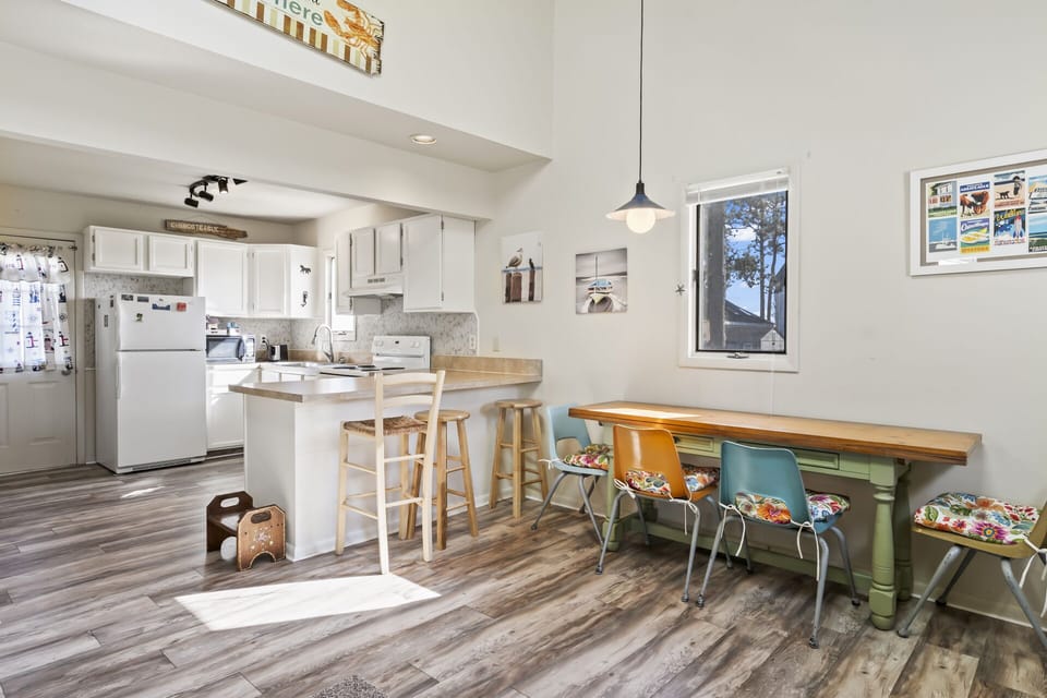 Channel View Charmer has a retro flair we just love.