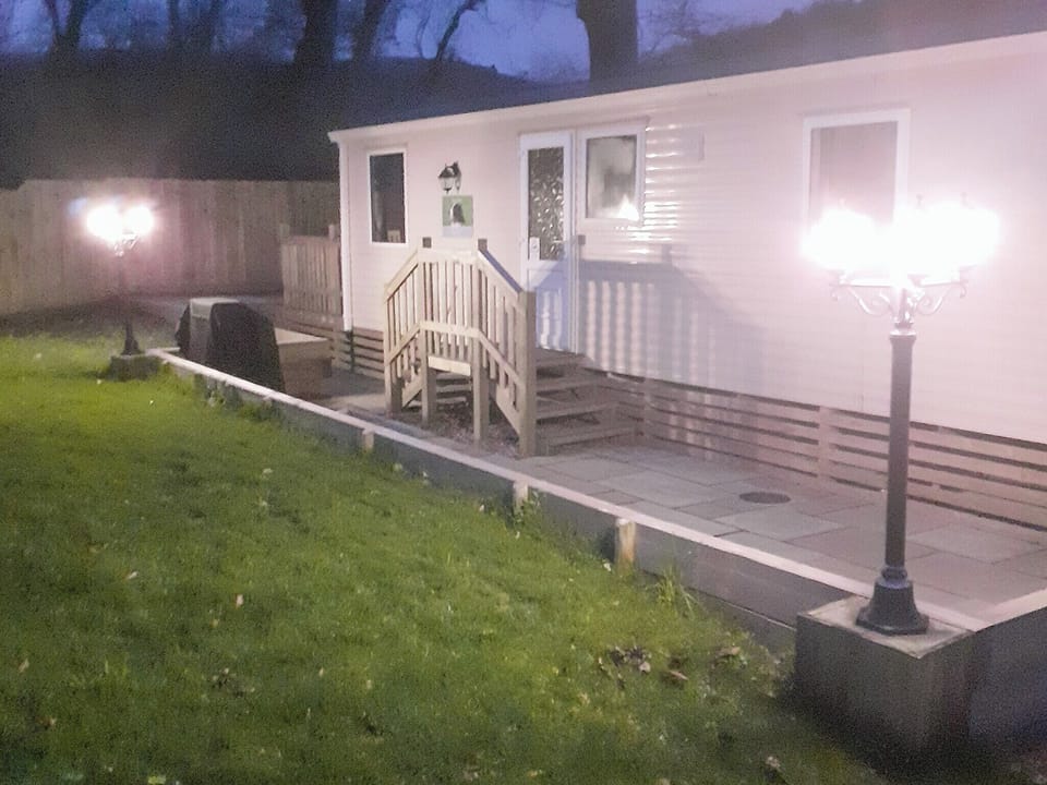 Exterior | Doggy Dell, Stour Row