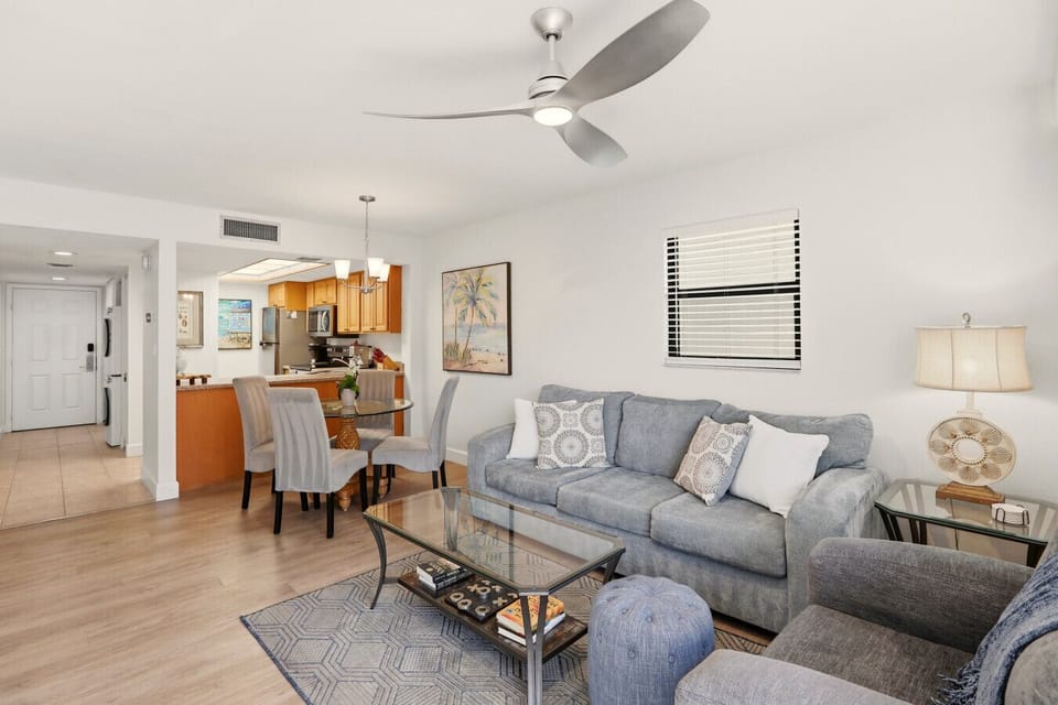 Open living space, comfortable and relaxing setting.