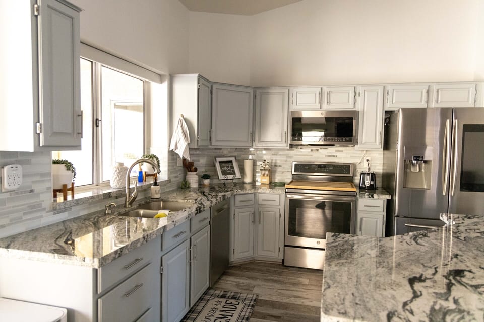 Plenty of kitchen space with everything you need and more.