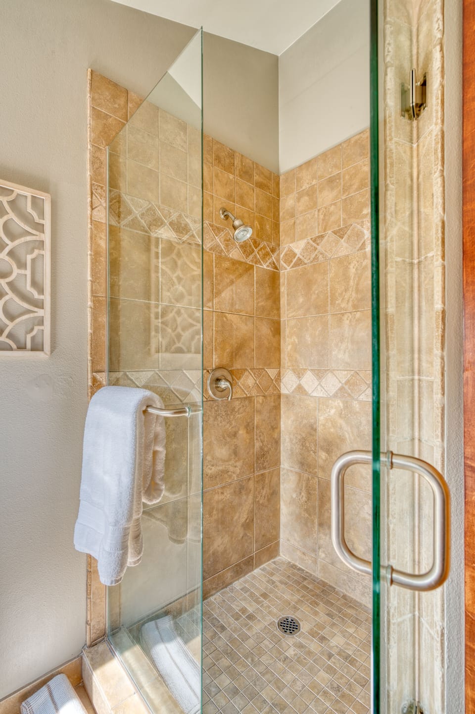 Main bathroom shower