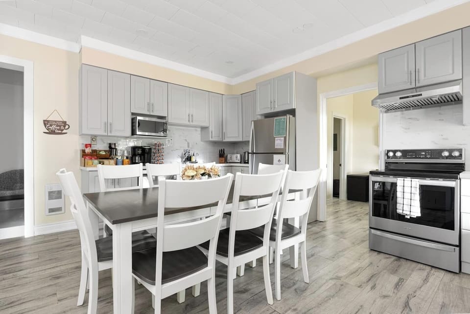 Fully stocked kitchen with indoor seating for 8. You can also eat outside on the patio.