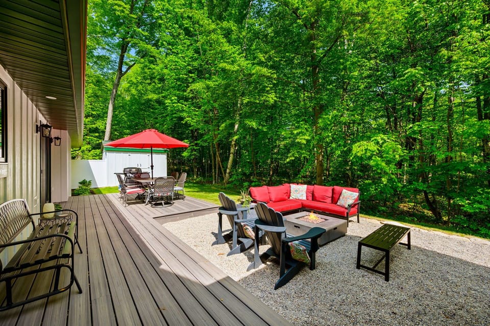 Enjoy and dine in the outdoor space nestled beside a scenic woods.