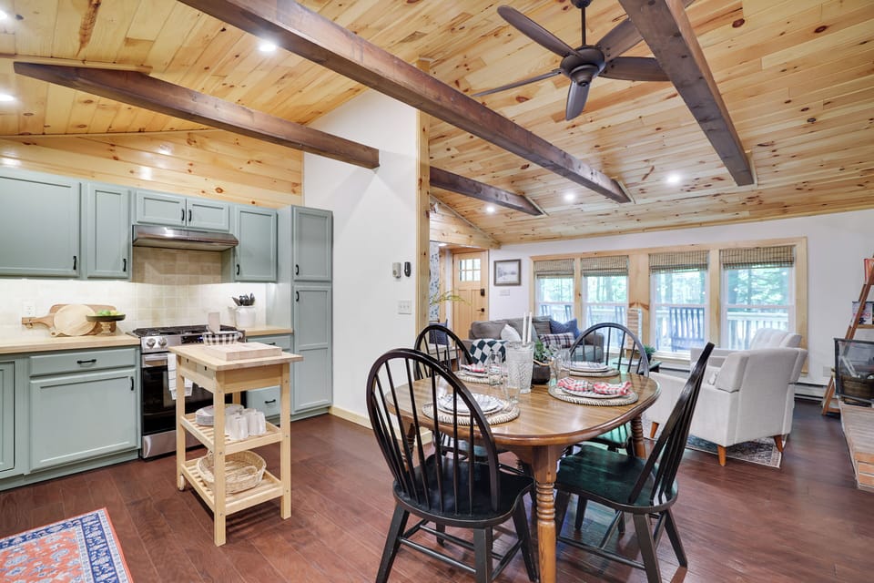 Whip up anything you crave in this fully stocked, chef-approved kitchen