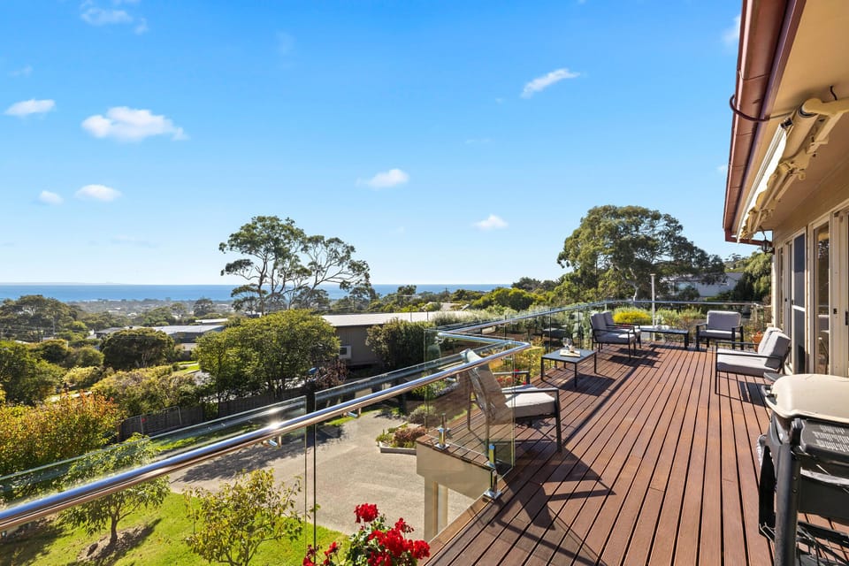Balcony/Bay Views/BBQ/Outdoor seating 