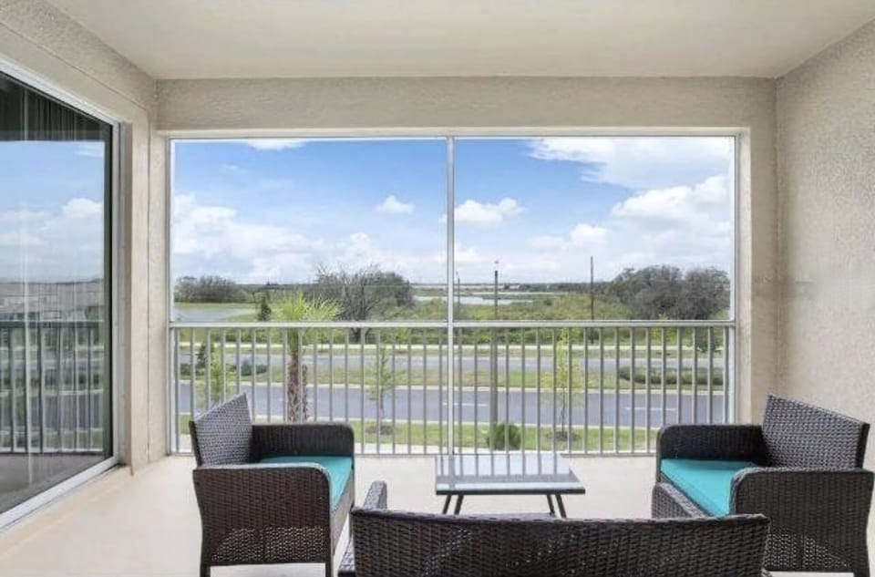 Screened Balcony