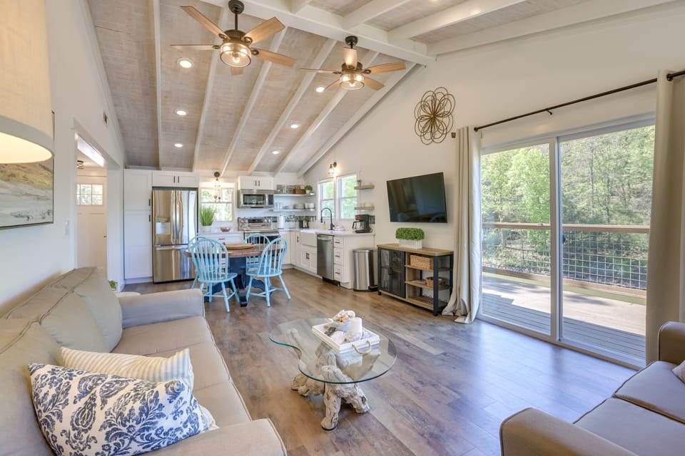 Interior | Open Floor Plan | Free WiFi (1,000 Mbps)