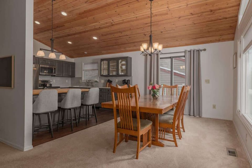 Spacious Dining Area