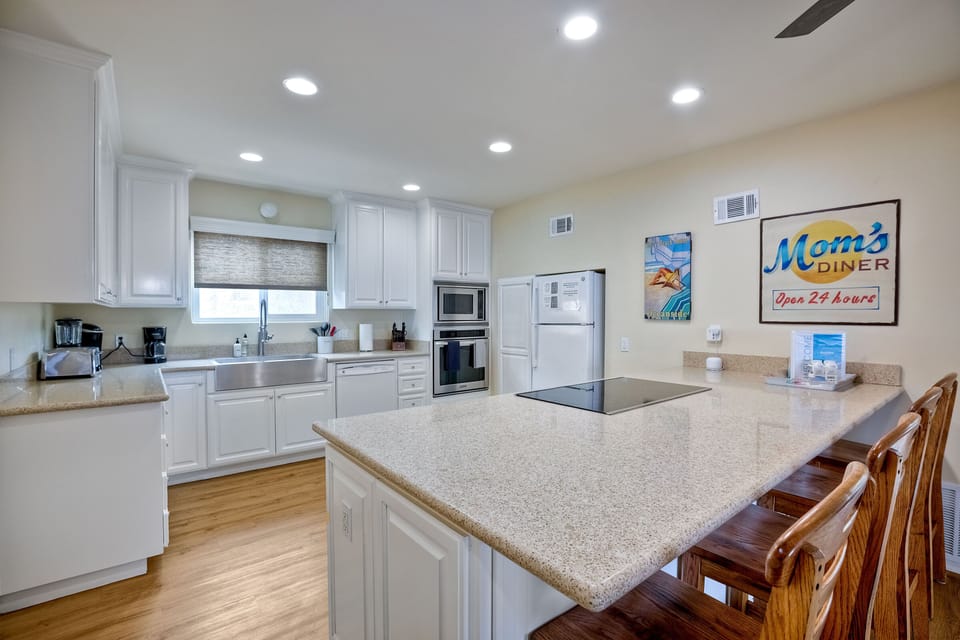 Spacious kitchen island