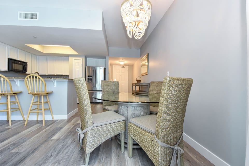 The Palms of Destin 1301 - Dining Area