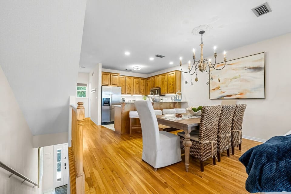 Kitchen/Dining Area