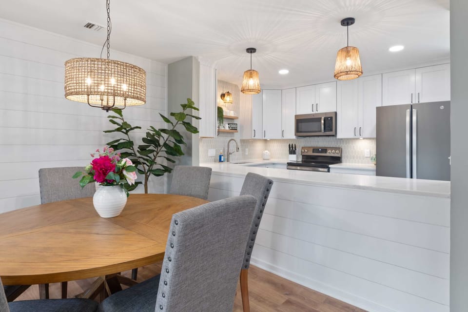 Dining/Kitchen