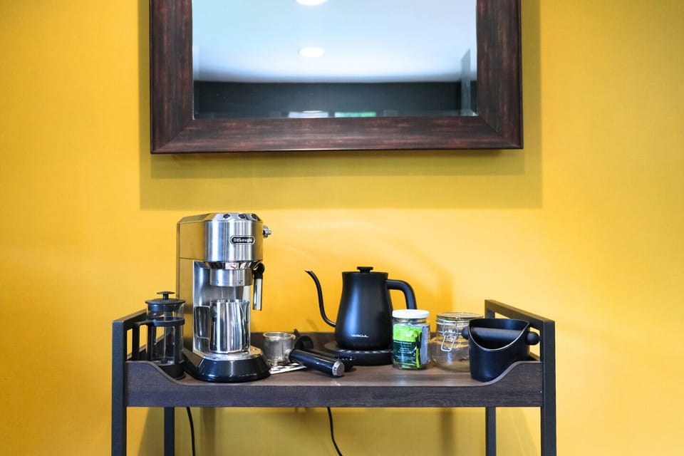 Coffee and tea cart