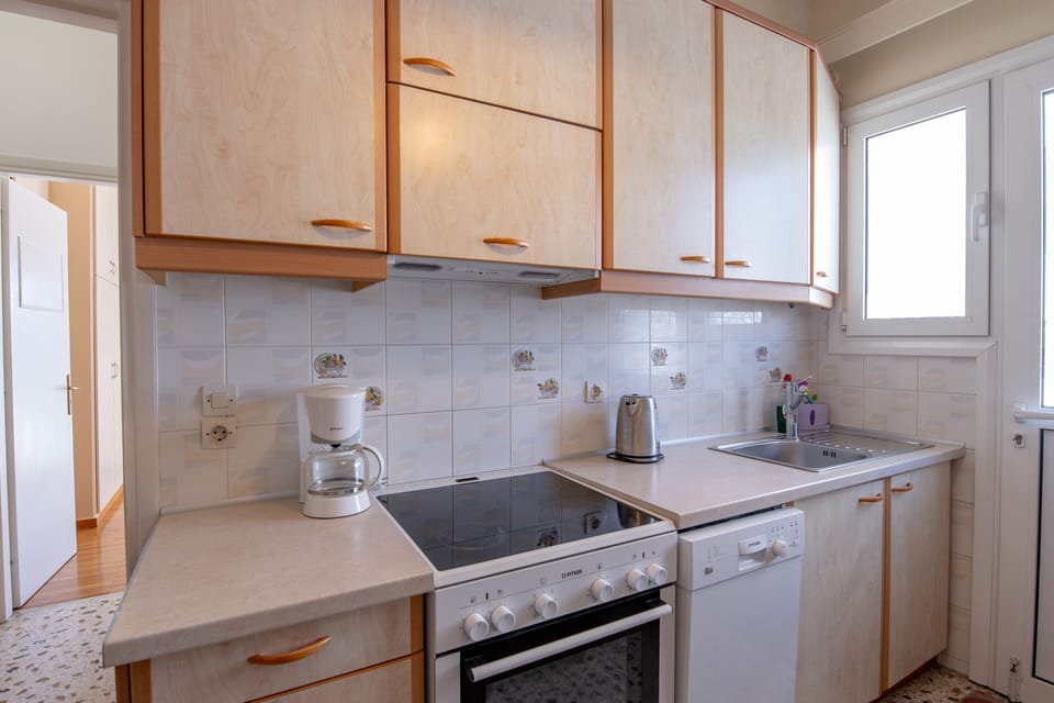 Kitchen - oven - stove - dishwasher