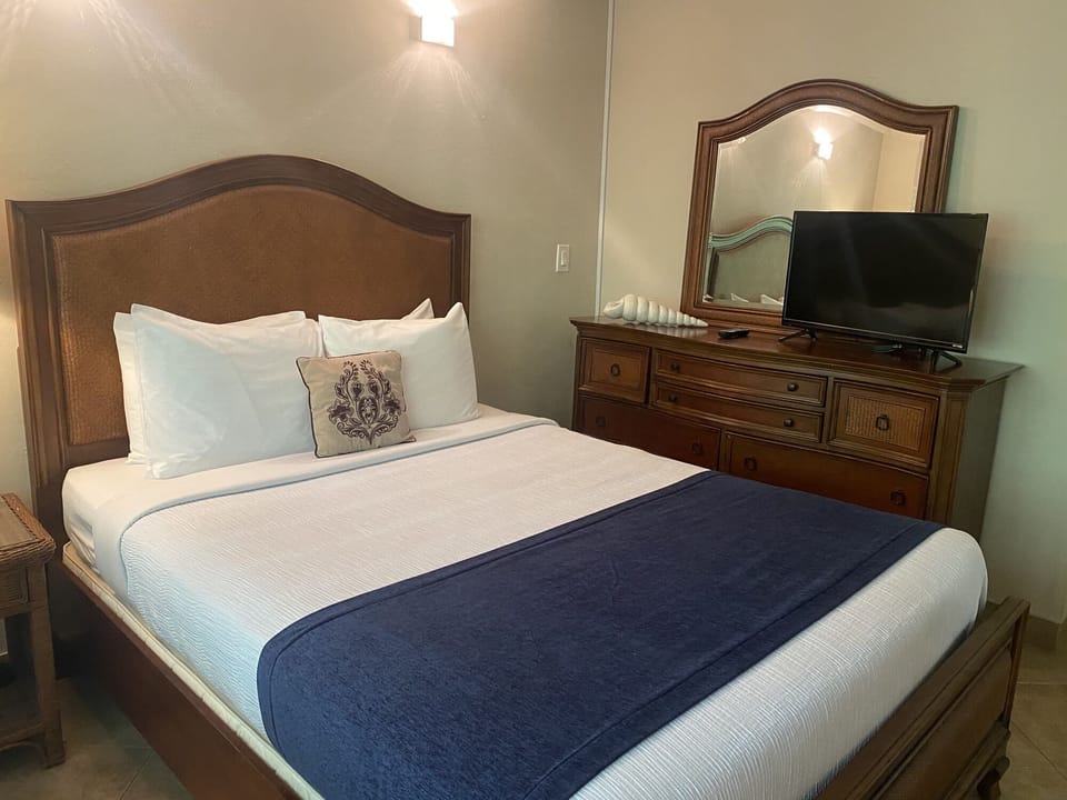 1220Suite20Bedroom201